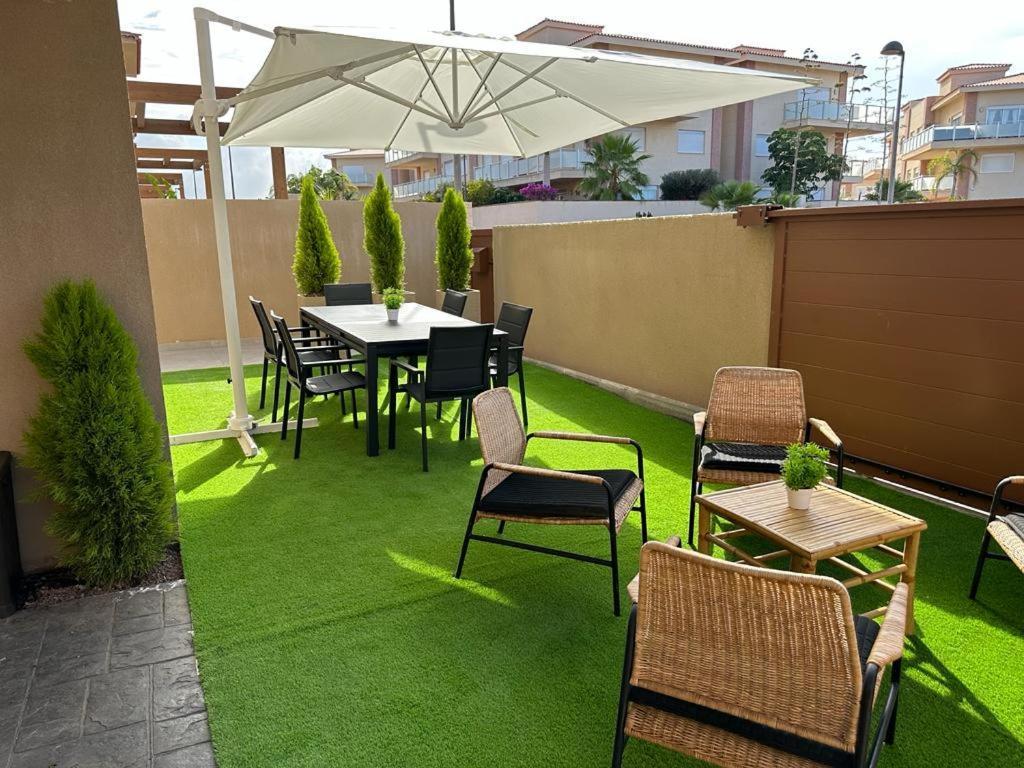Golf Tenerife South XX Wheel Accessible Shower XX Free Wifi XX Private Pool 30 Degrees XX Two Terraces 30M2X60M2 Xxfree Parking XX Mountain View XX Flatscreen 65 Inch XX San Miguel de Abona Buitenkant foto