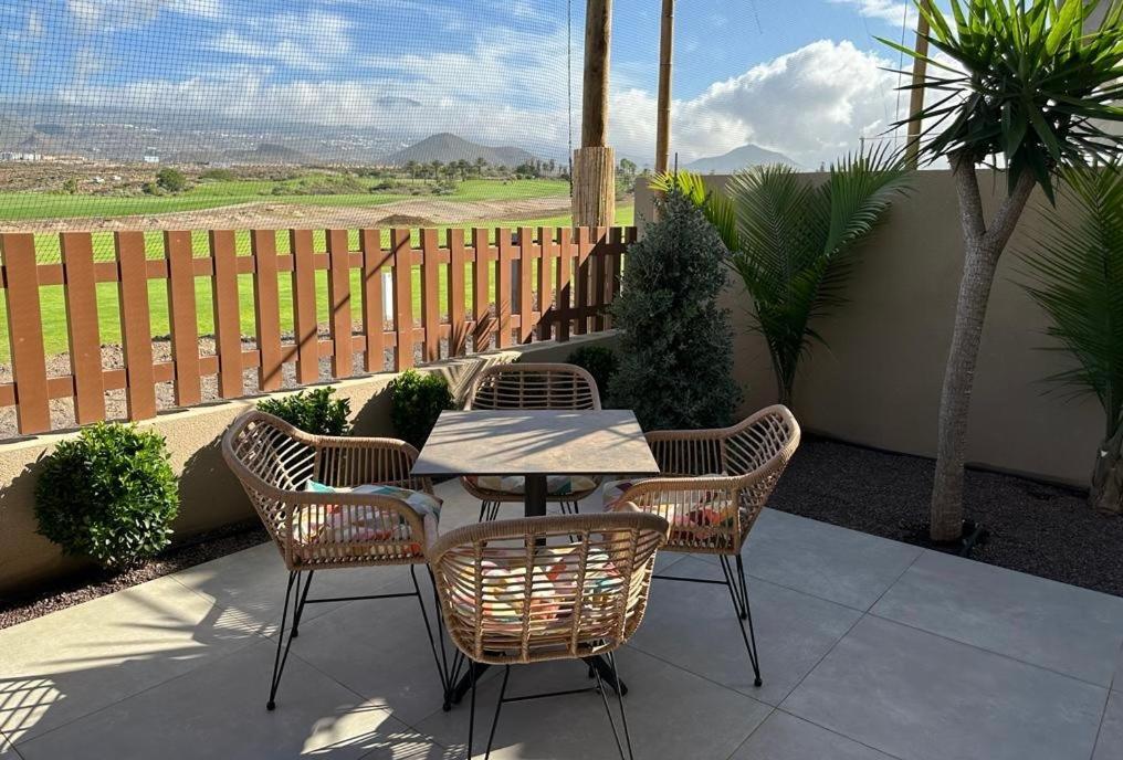 Golf Tenerife South XX Wheel Accessible Shower XX Free Wifi XX Private Pool 30 Degrees XX Two Terraces 30M2X60M2 Xxfree Parking XX Mountain View XX Flatscreen 65 Inch XX San Miguel de Abona Buitenkant foto