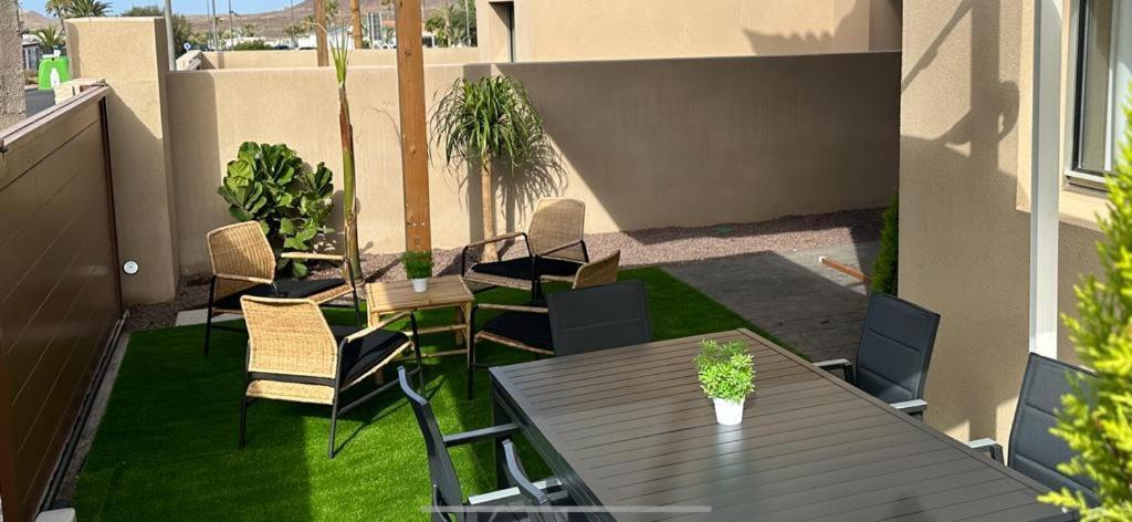 Golf Tenerife South XX Wheel Accessible Shower XX Free Wifi XX Private Pool 30 Degrees XX Two Terraces 30M2X60M2 Xxfree Parking XX Mountain View XX Flatscreen 65 Inch XX San Miguel de Abona Buitenkant foto