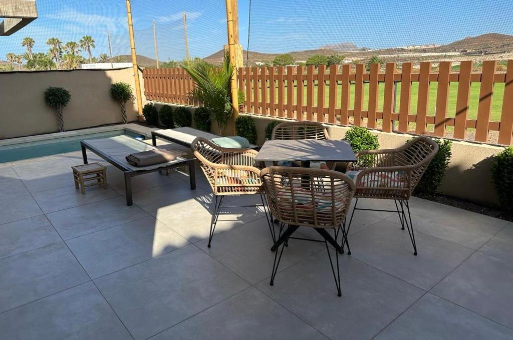 Golf Tenerife South XX Wheel Accessible Shower XX Free Wifi XX Private Pool 30 Degrees XX Two Terraces 30M2X60M2 Xxfree Parking XX Mountain View XX Flatscreen 65 Inch XX San Miguel de Abona Buitenkant foto