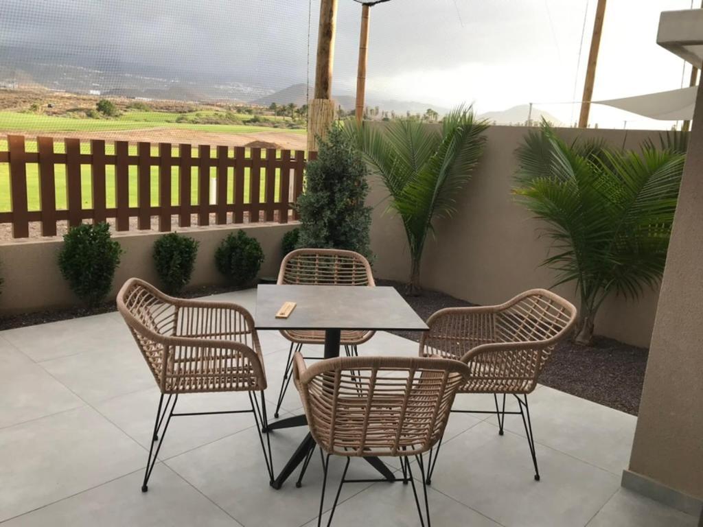 Golf Tenerife South XX Wheel Accessible Shower XX Free Wifi XX Private Pool 30 Degrees XX Two Terraces 30M2X60M2 Xxfree Parking XX Mountain View XX Flatscreen 65 Inch XX San Miguel de Abona Buitenkant foto